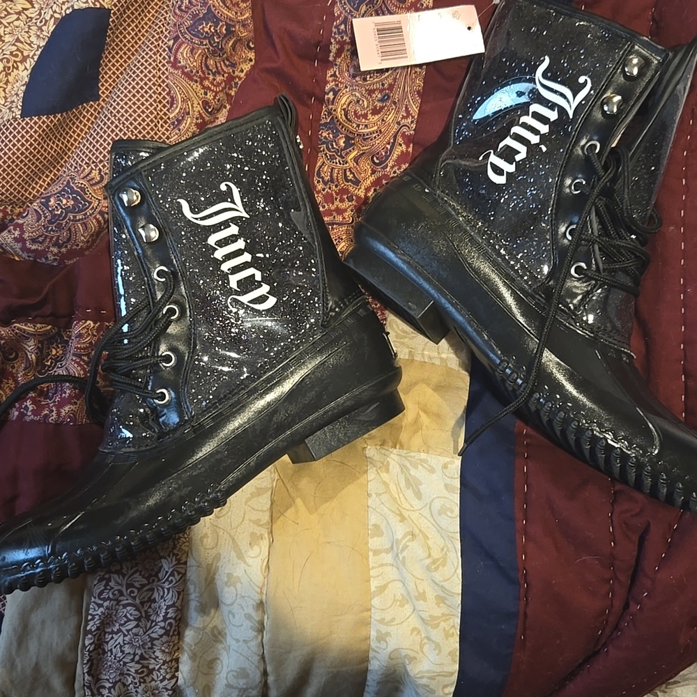 Juicy Couture Black Glossy Glittered Duck Boots Size 10